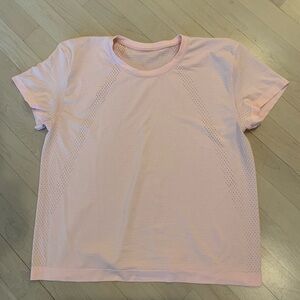 Lululemon short sleeve tee size L